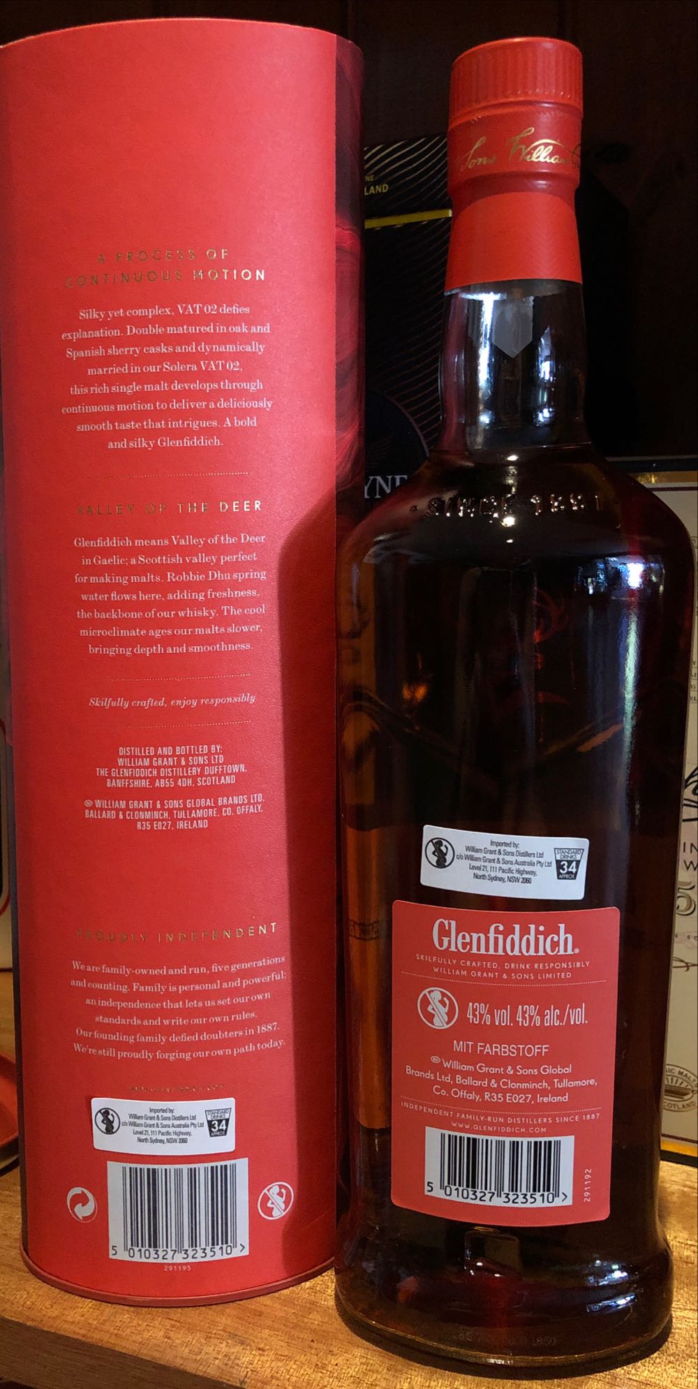GLENFIDDICH VAT 02 Single Malt Scotch Whisky - William Grant & Sons (1000 mL) alcohol collectible [Barcode 5010327323510] - Main Image 2