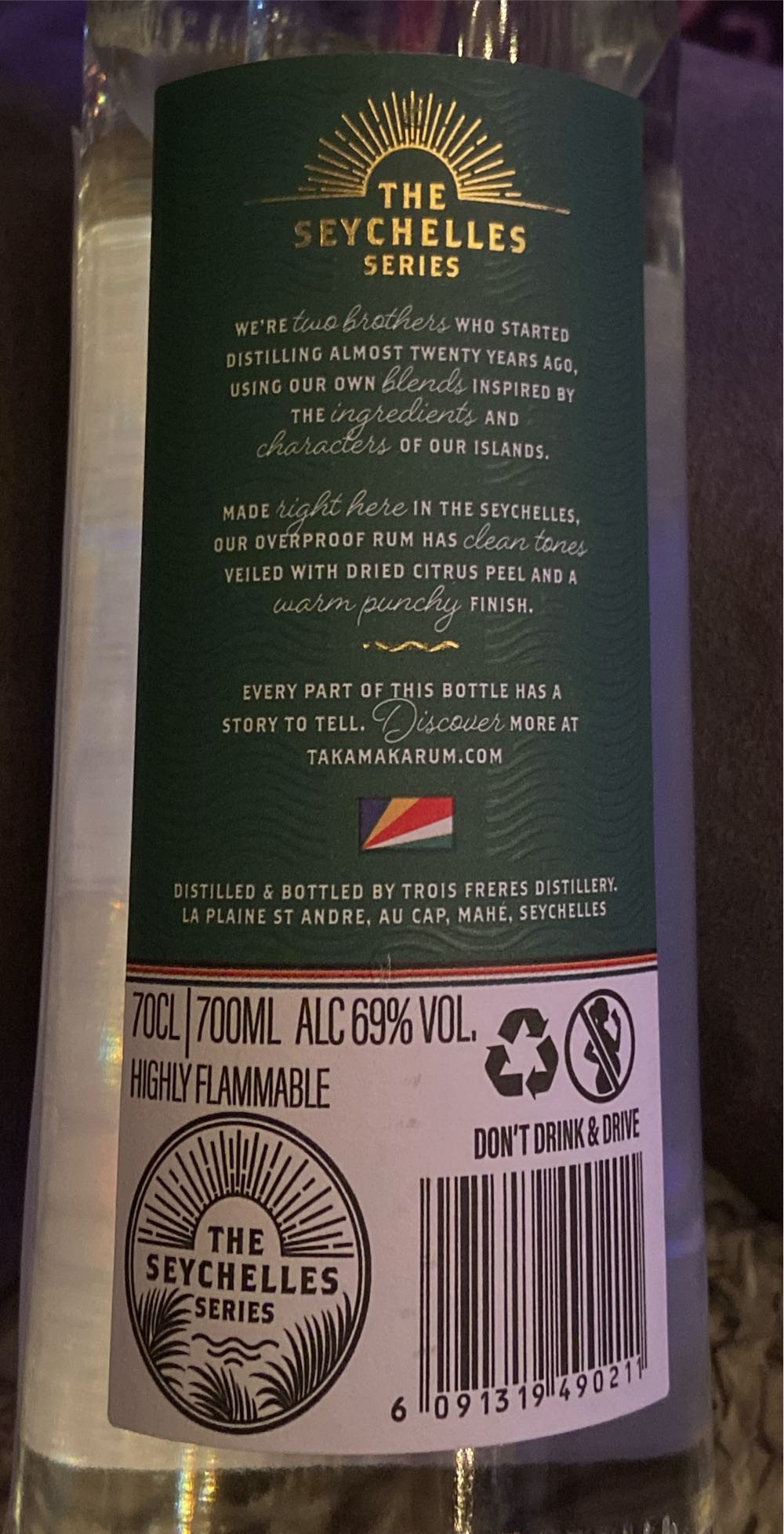 Takamaka Takamaka Overproof Rum 69% Vol. 07l 69% White 07 Blanc 69 - Takamaka alcohol collectible [Barcode 6091319490211] - Main Image 2