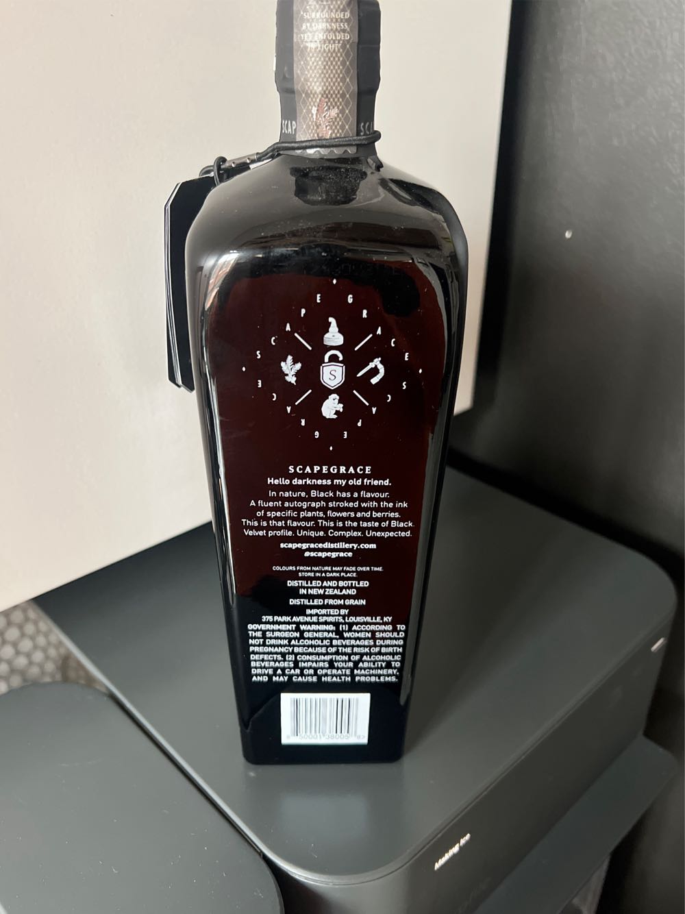 Scapegrace Black Gin 750ml Premium Dry Small Batch New Zealand - 375 Park Avenue Spirits (750 mL) alcohol collectible [Barcode 850001380058] - Main Image 2