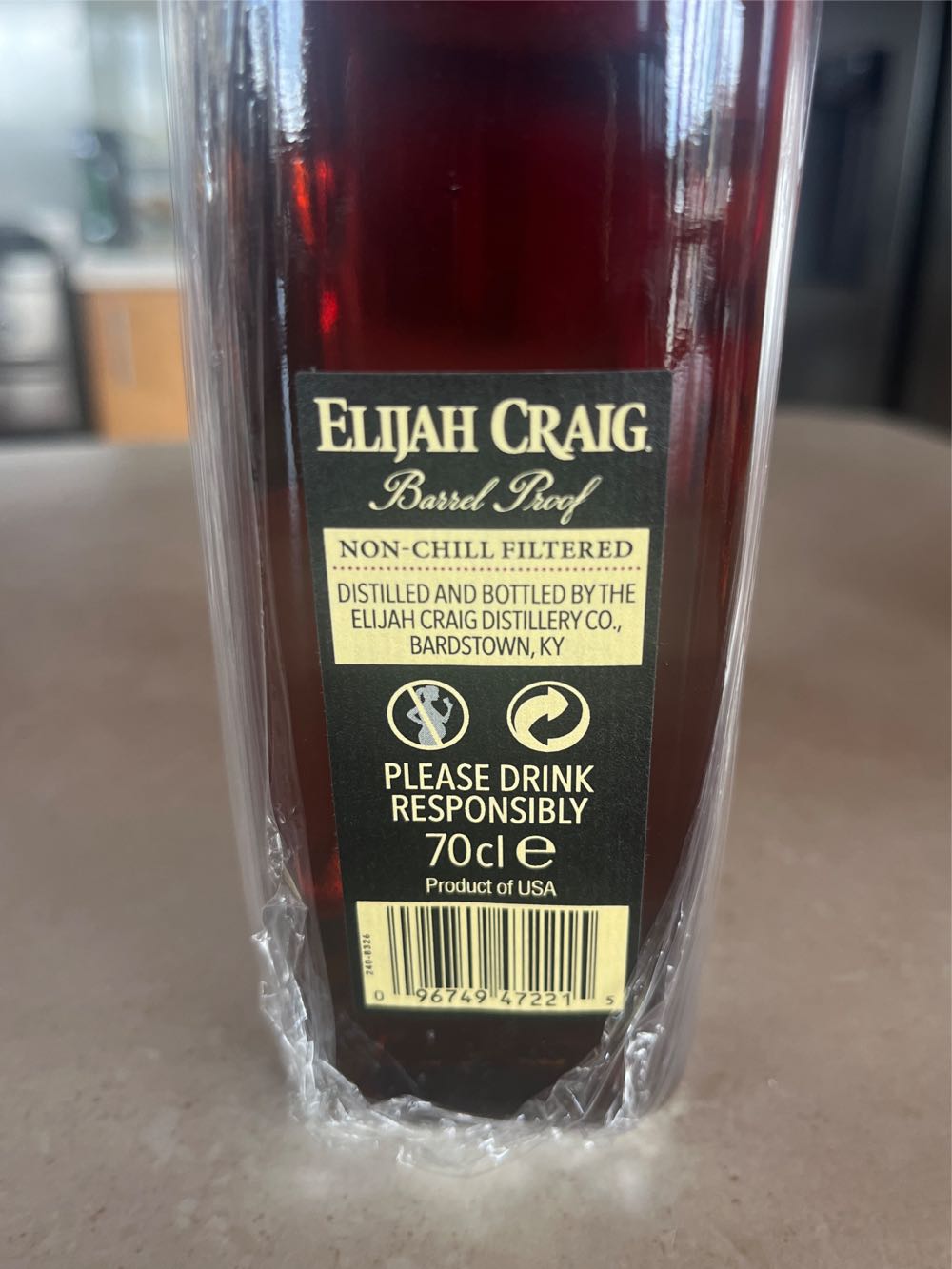 Elijah Craig Barrel Proof B523 - Elijah Craig Distillery (700 mL) alcohol collectible [Barcode 096749472215] - Main Image 3