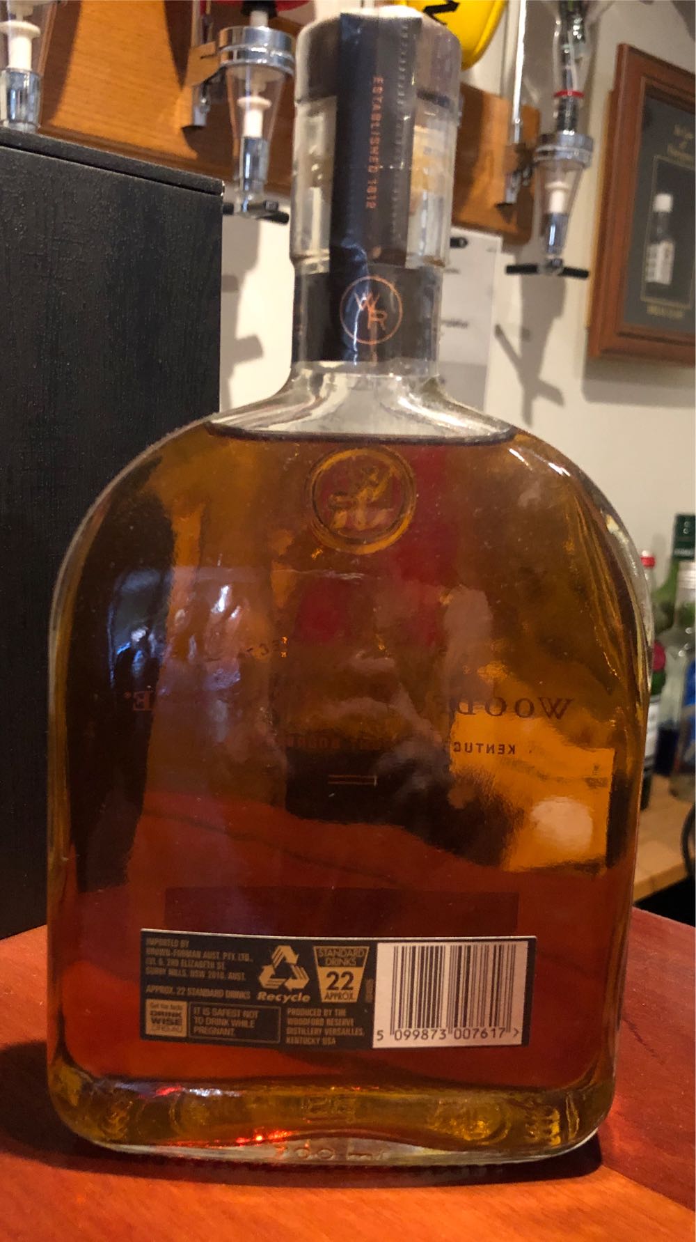 Woodford Reserve Bourbon - Woodford Reserve Distillery (700 mL) alcohol collectible [Barcode 5099873007617] - Main Image 3