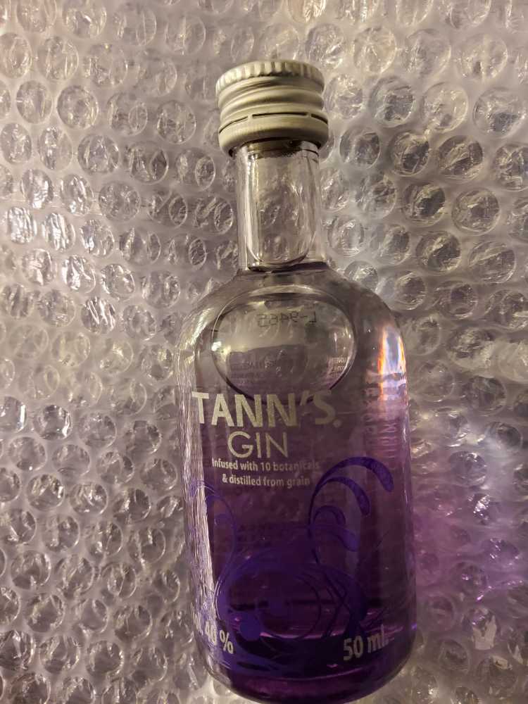 Tann’s Gin - Destilerias Campeny, S.A. (50 mL) alcohol collectible [Barcode 852976003239] - Main Image 2