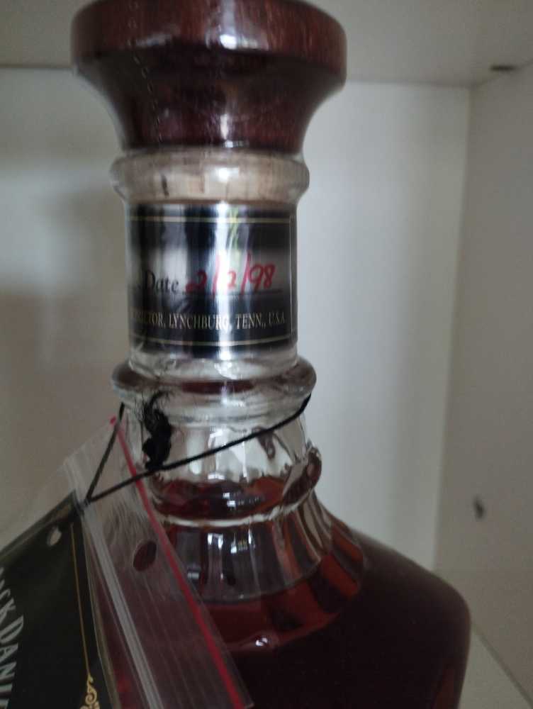 Single Barrel  (700 mL) alcohol collectible - Main Image 3