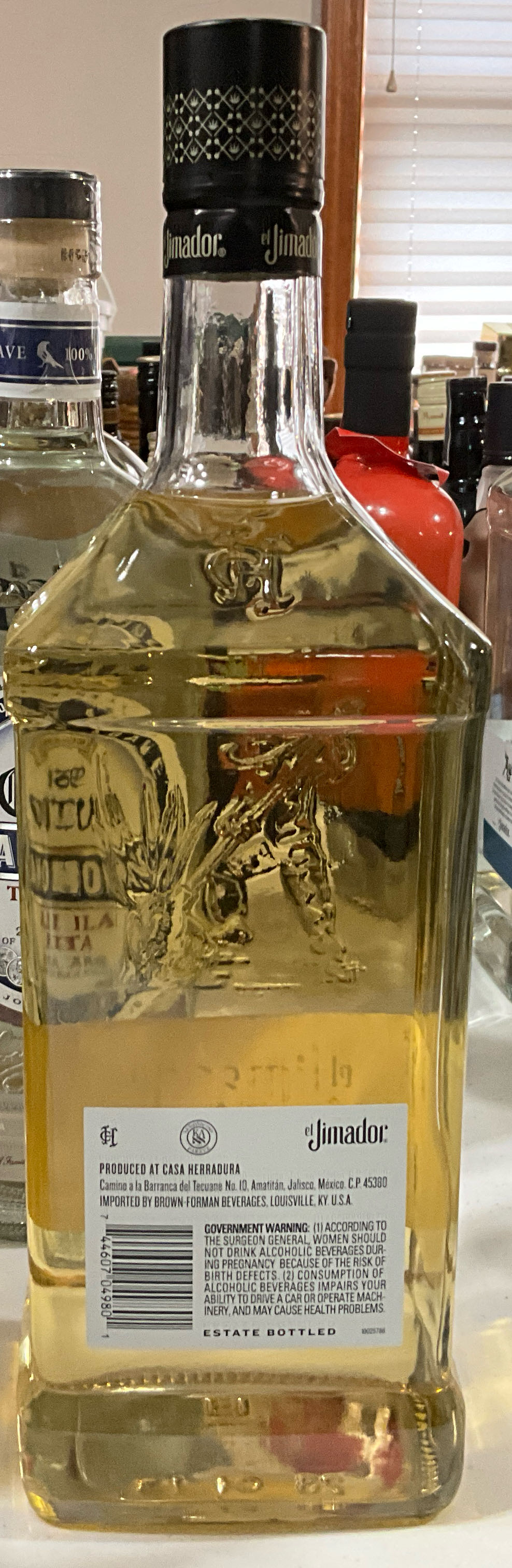 El Jimador Reposado - CASA HERRADURA, CAMINO A LA BARRANCA DEL TECUANE NO. 10 AMATTN, JALISCO, MEXICO. C.P. 45380 (950 mL) alcohol collectible [Barcode 744607049801] - Main Image 2