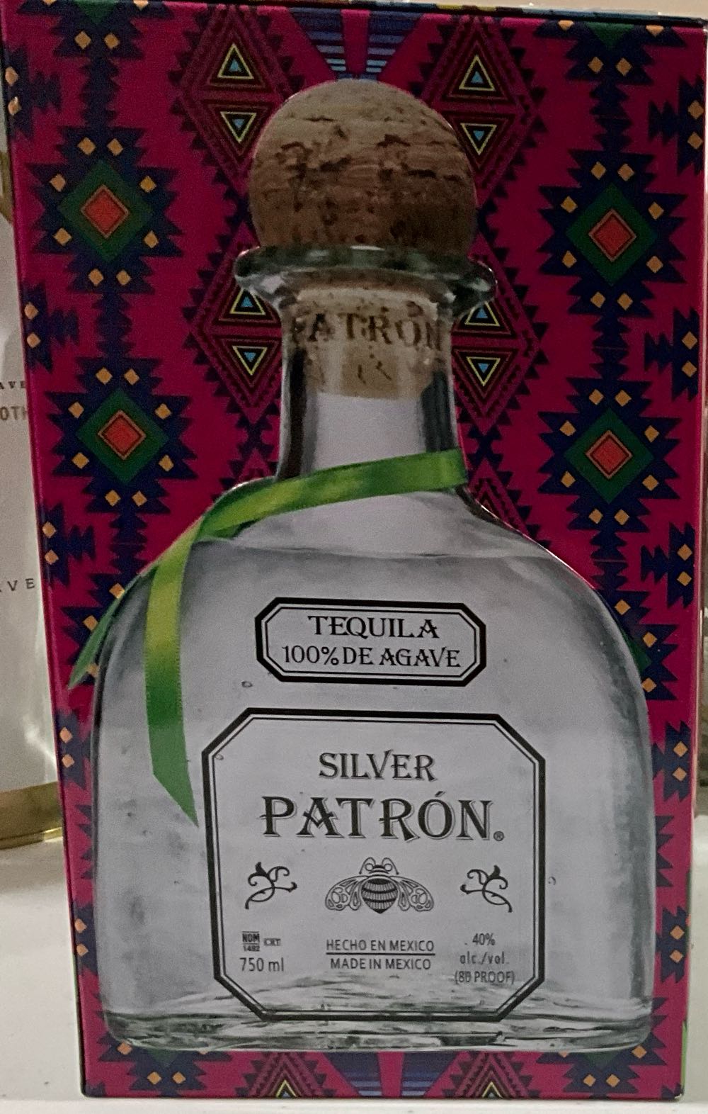 Patron Limited Edition Silver In Metal Box - Patron (750 mL) alcohol collectible [Barcode 721733000029] - Main Image 2