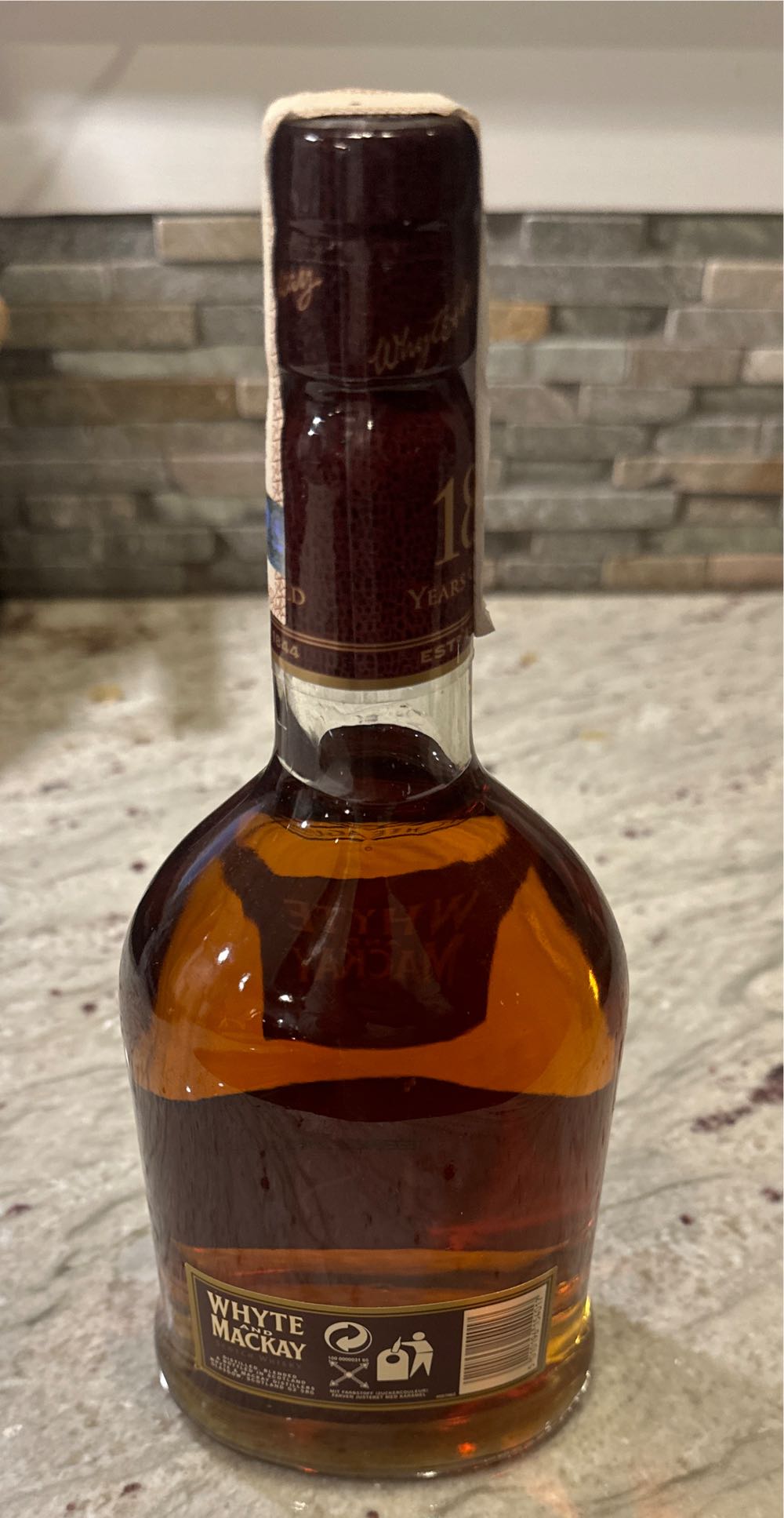 Whyte & Mackay 18 Years Old - Whyte & Mackay (70cl) alcohol collectible [Barcode 5010196154017] - Main Image 2