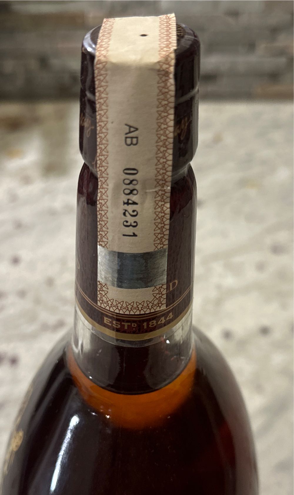 Whyte & Mackay 18 Years Old - Whyte & Mackay (70cl) alcohol collectible [Barcode 5010196154017] - Main Image 3