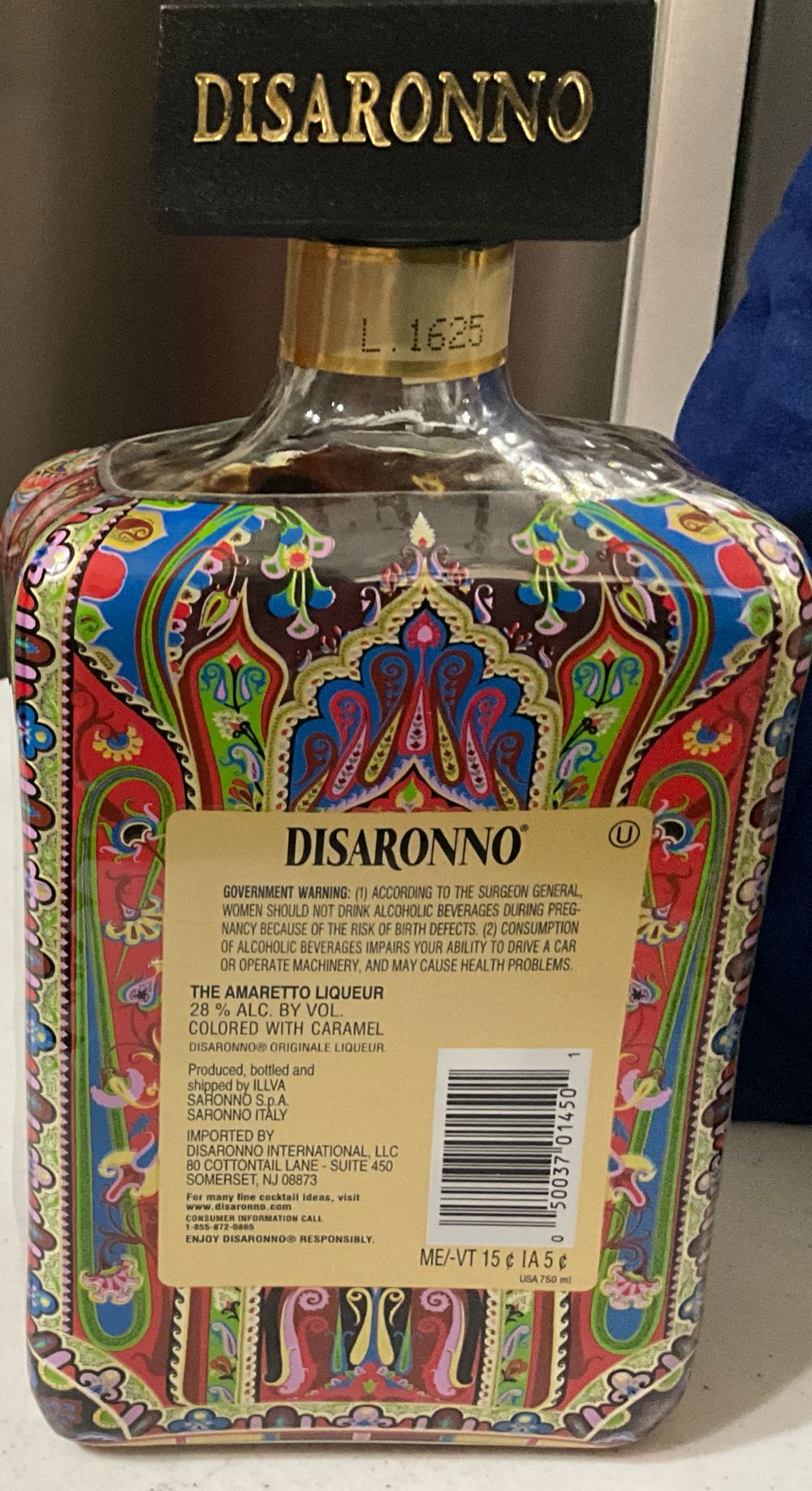 Disaronno Amaretto - Special Wrap Bottle - Illva Saronno S.p.A. - Italy (750 mL) alcohol collectible [Barcode 050037014501] - Main Image 2