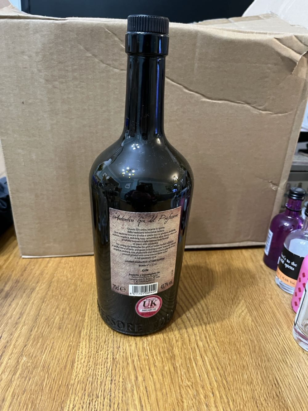 Professore Gin Del Professore Monsieur Gin Quaglia Gin 70cl 70 Cl Antica Distilleria - Antica Distilleria Quaglia (700 mL) alcohol collectible [Barcode 8011701089449] - Main Image 3