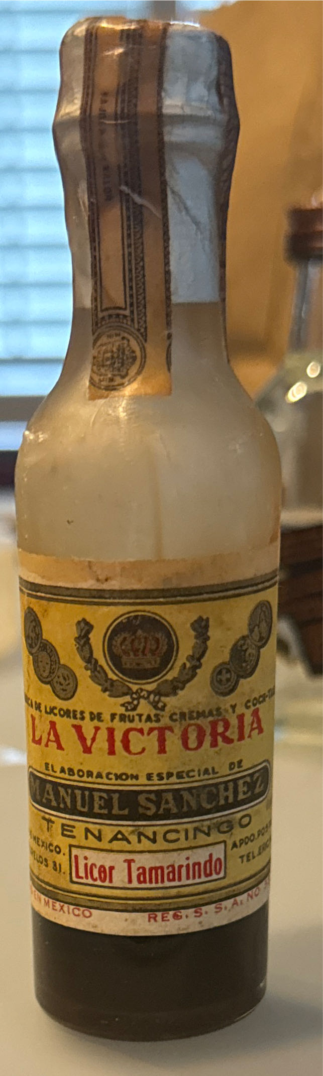 La Victoria  alcohol collectible - Main Image 2