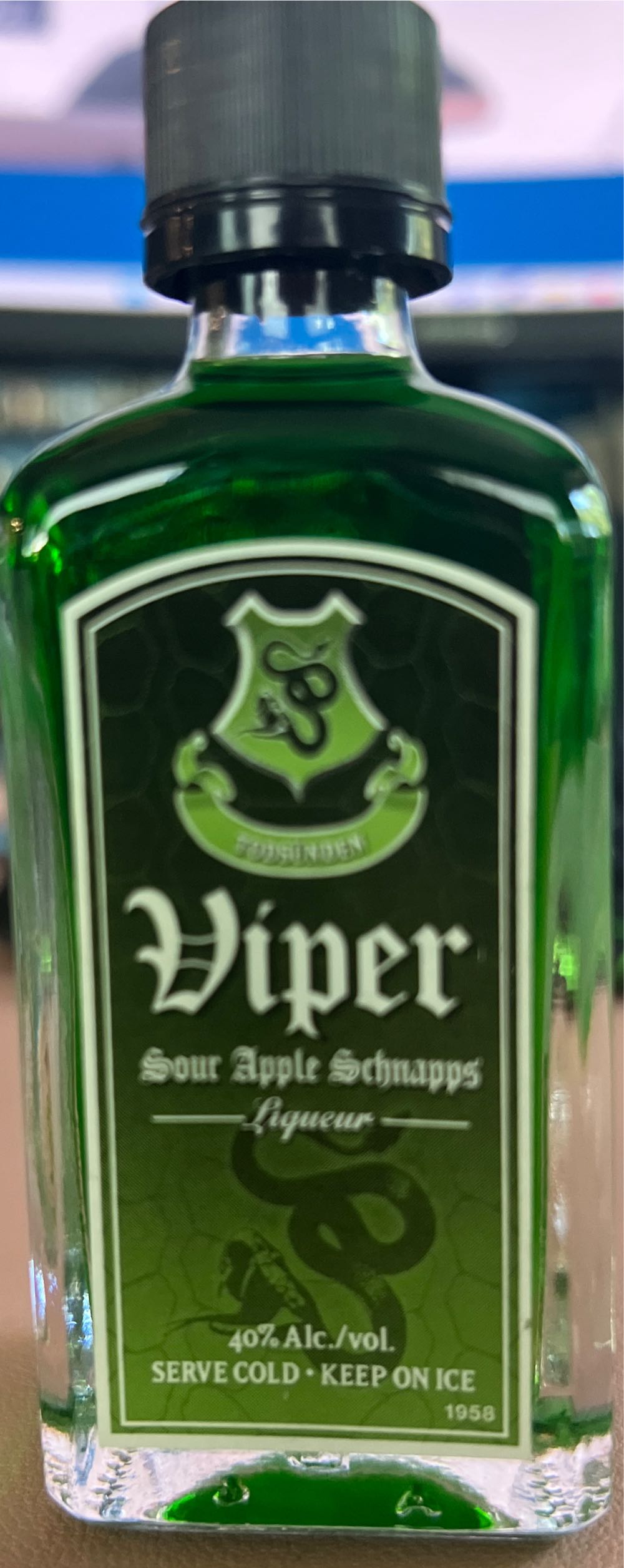 Wild Berry Shnapps  alcohol collectible - Main Image 2