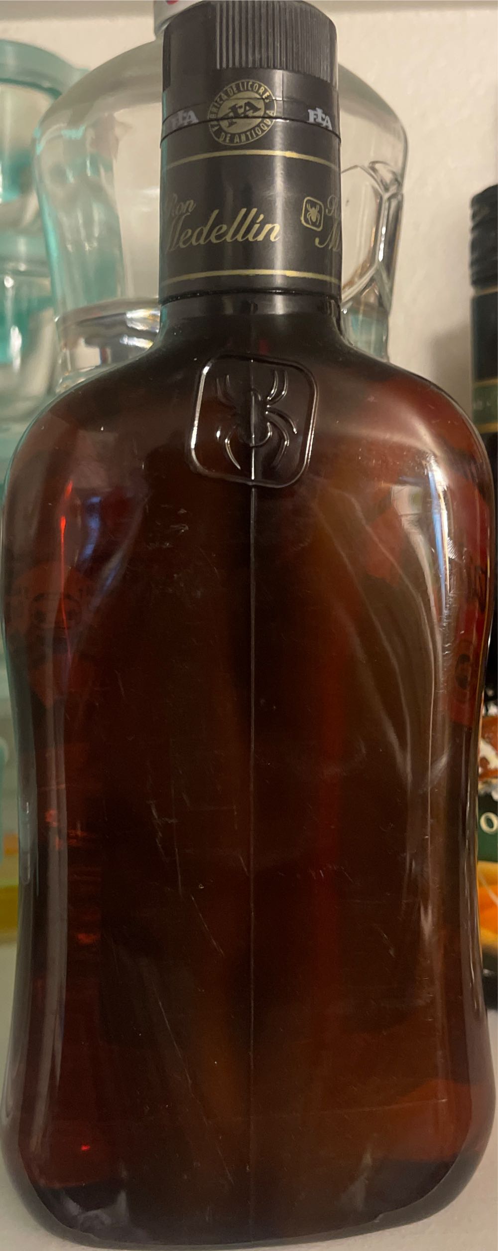 Ron Medellin Añejo  (375 mL) alcohol collectible [Barcode 7702049100637] - Main Image 2