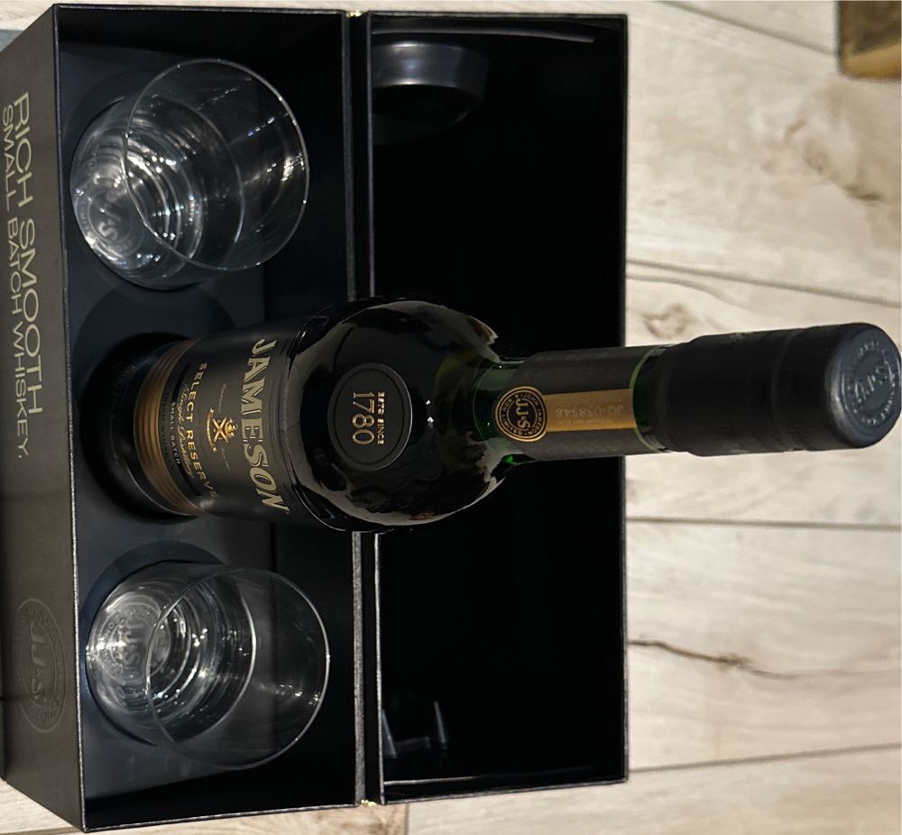 Jameson Select Reserve Set - John Jameson & Son alcohol collectible [Barcode 6007608002713] - Main Image 2