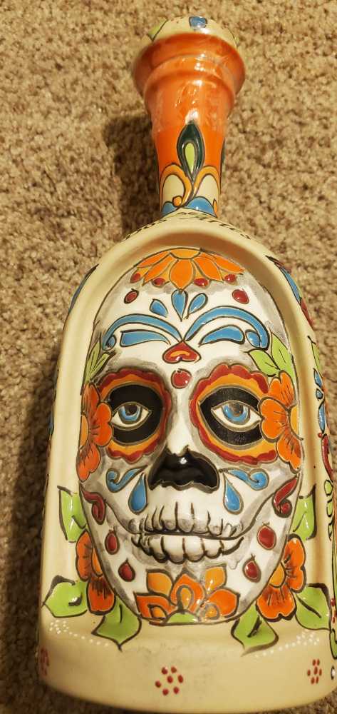 Dos Artes Limited Edition Calavera Reposado Tequila 1lt Skull Extra Anejo 1l 1 Bottle - Tequilla Tres Mujeres (1 L) alcohol collectible [Barcode 858349001840] - Main Image 3