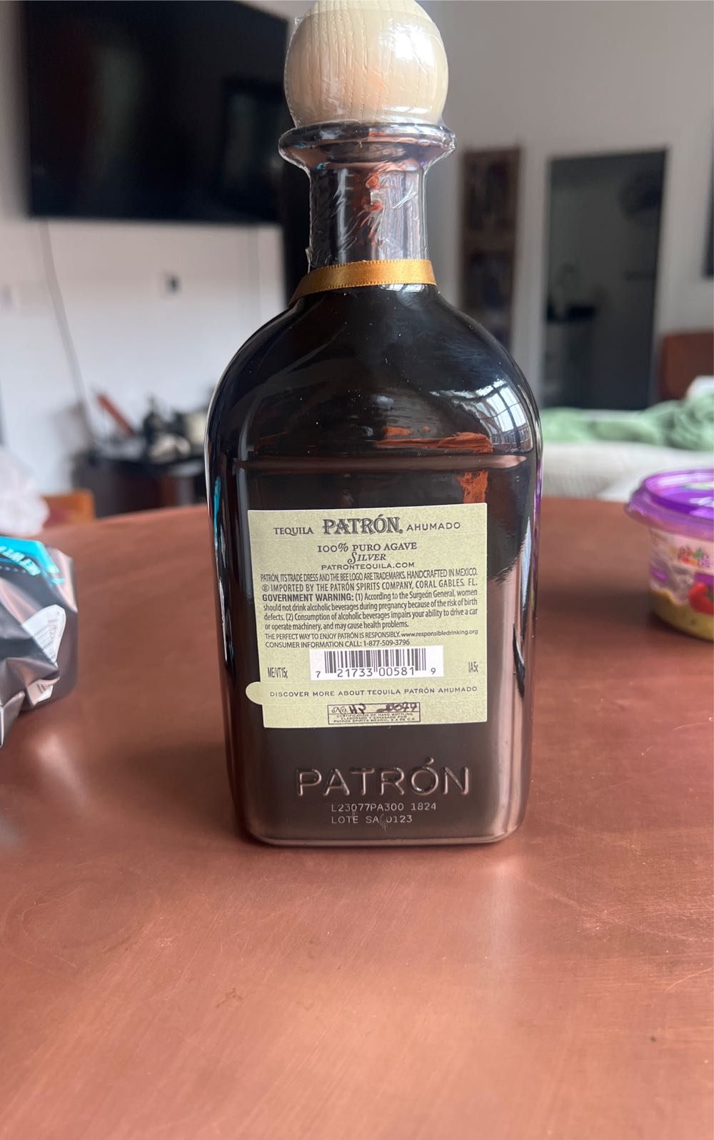 Ahumado Silver Patron Tequila 750ml - Patron Spirits Mexico (750 mL) alcohol collectible [Barcode 721733005819] - Main Image 2