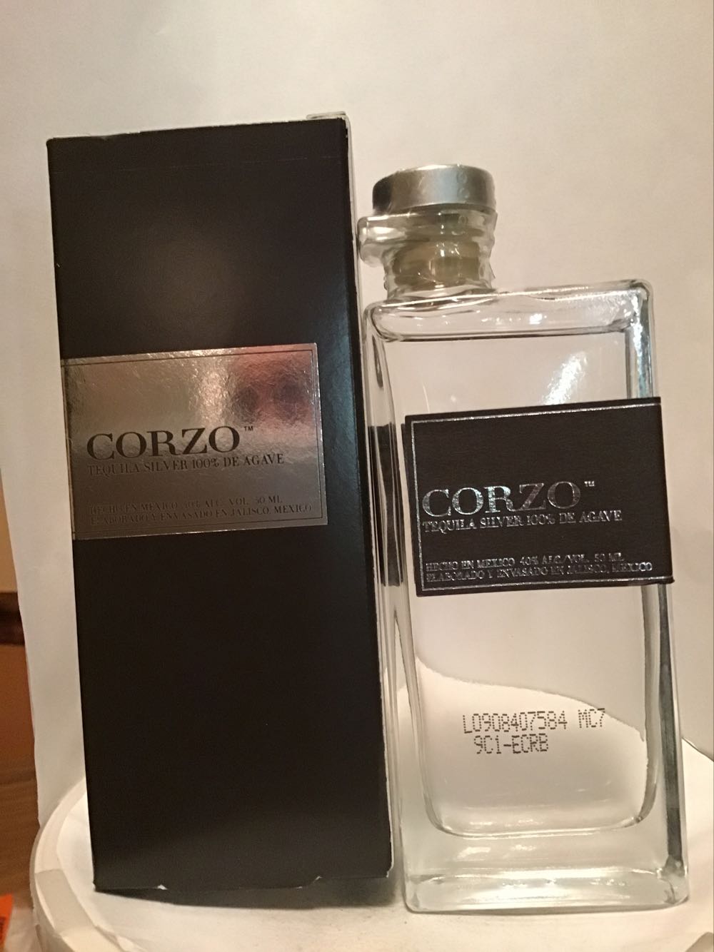 Corzo Reposado & Silver - Elaborado En España Por Pernod Ricard España (50 mL) alcohol collectible - Main Image 2