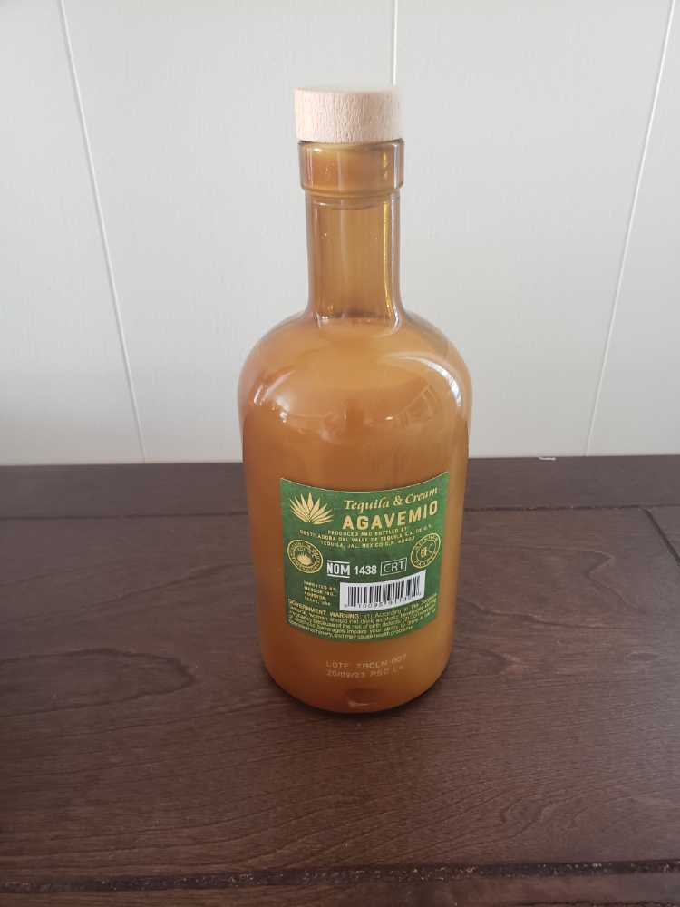 Agavemio Tequila & Cream - Destiladora del Valle de Tequila, S.A de C.V. (750 mL) alcohol collectible - Main Image 2