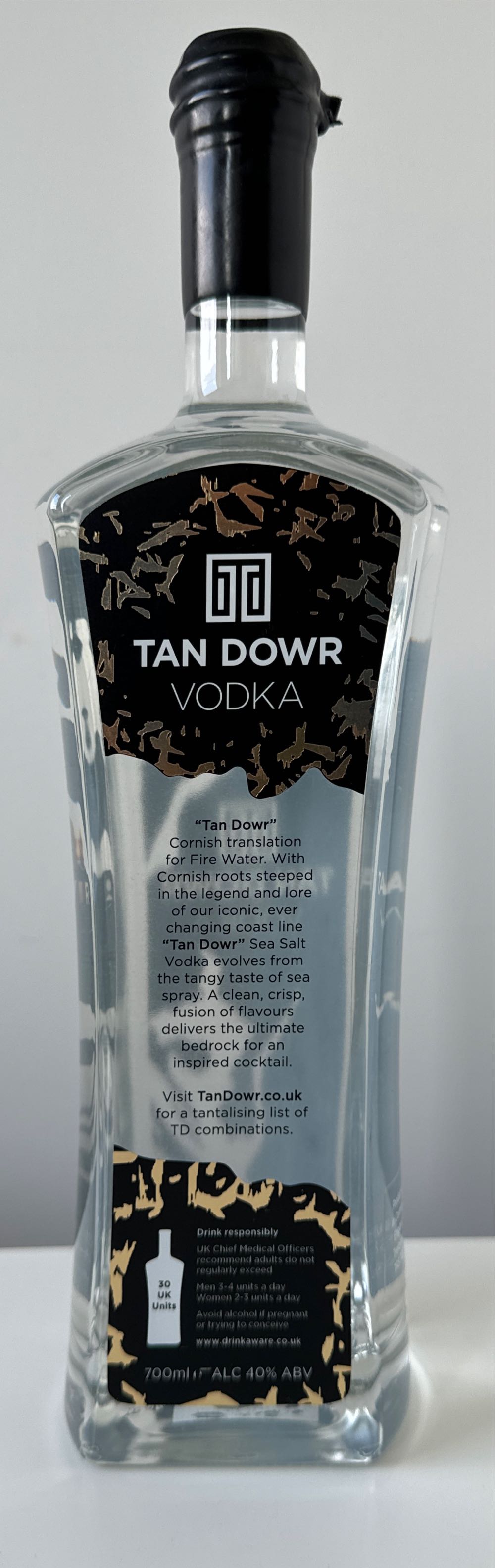 Tan Dowr Premium Cornish Sea Salt Vodka 40% Vol. 07l - Tan Dowr (700 mL) alcohol collectible [Barcode 716053204639] - Main Image 3