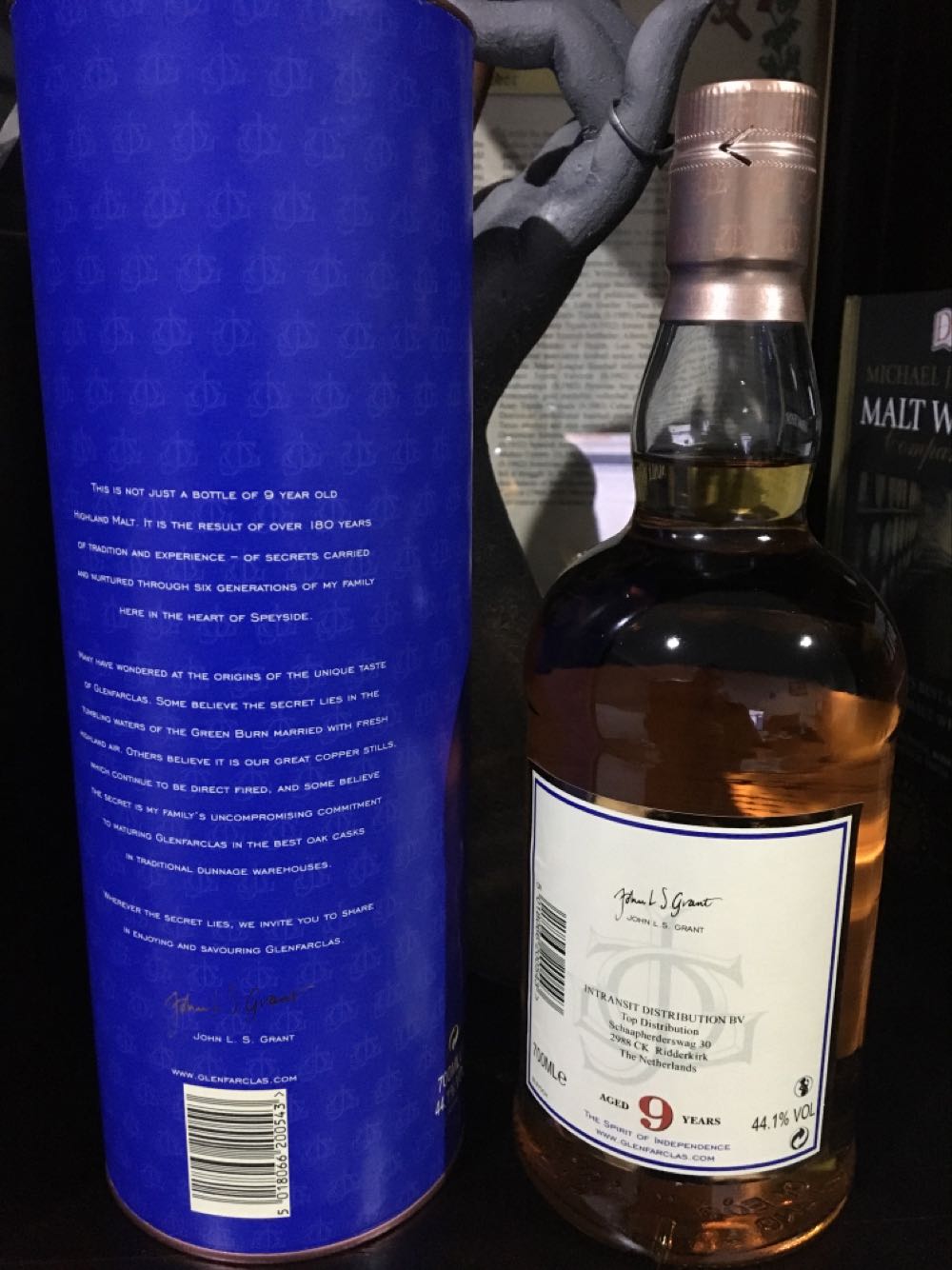 Glenfarclas 9 Years Oloroso Sherry Casks Whisky Year Old Jahre Cask Speyside - Glenfarclas Distillery (700 mL) alcohol collectible [Barcode 5018066200543] - Main Image 3