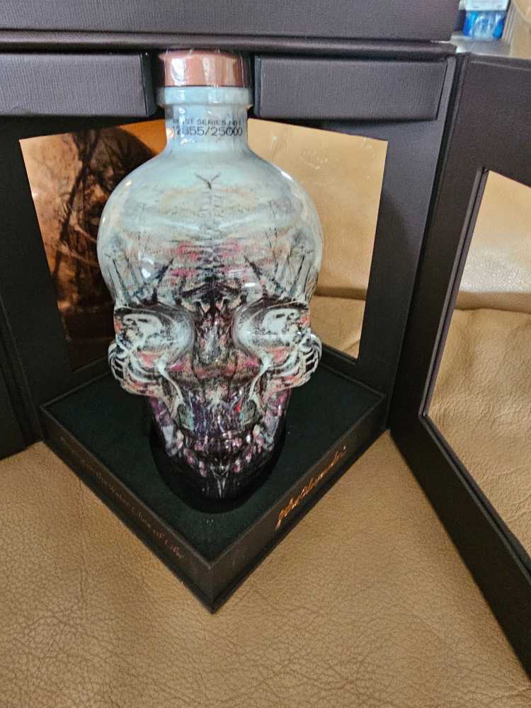 Crystal Head Vodka John Alexander Edition - Globefill Inc, St Johns CAN (750 mL) alcohol collectible - Main Image 3