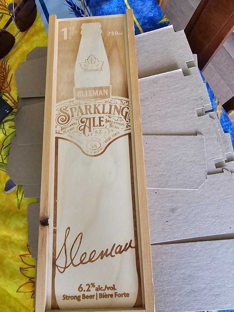 Manneke Pis 20 Jaar - wit omlijnd