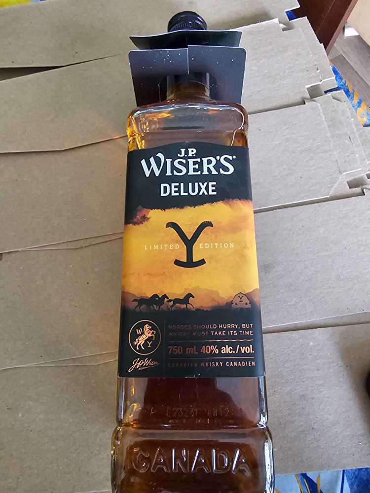 Luke Skywalker w/ Glowing Lightsaber & Remote Dueling Action