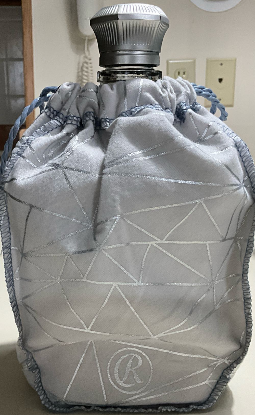 Crown Royal: Single Malt Canadian Whisky  (750 mL) alcohol collectible [Barcode 082000007036] - Main Image 2