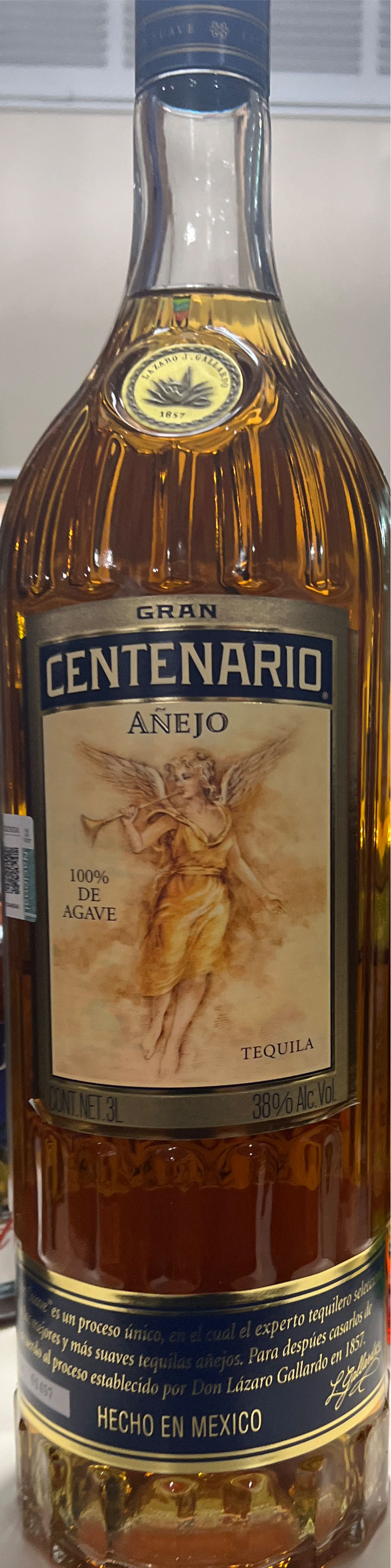 Grand Centenario Añejo De Articulo  (3 L) alcohol collectible [Barcode 7501048840076] - Main Image 2