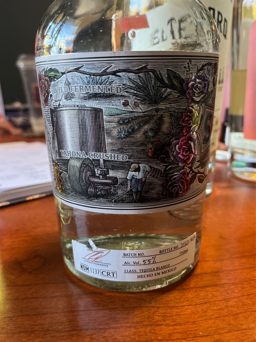 Siempre Supremo Blanco - Nom 1137 (750 mL) alcohol collectible [Barcode 728990154823] - Main Image 2