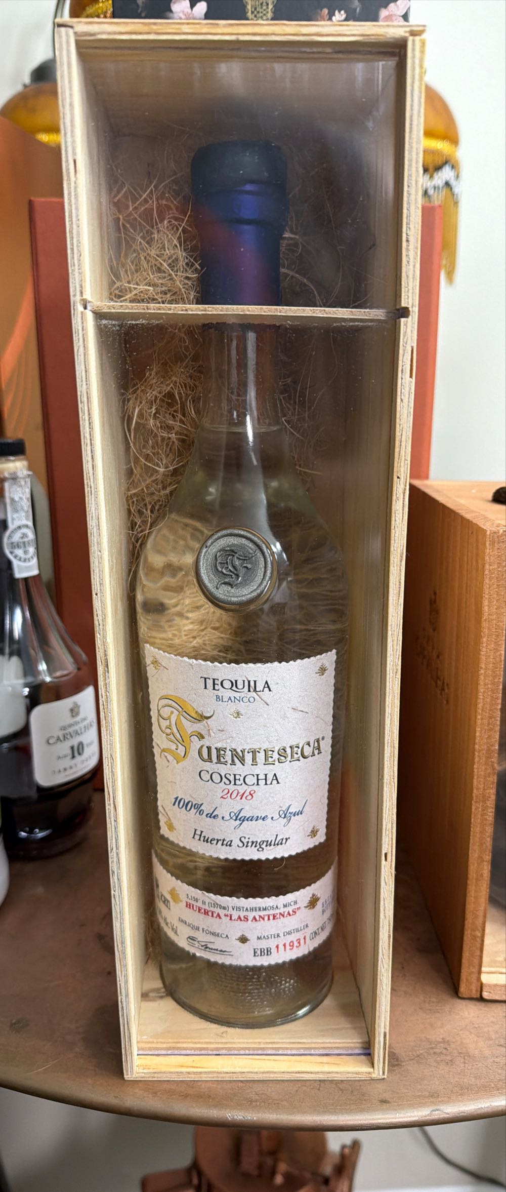 Fuenteseca Cosecha 2018 Blanco - NOM 1146 (750 mL) alcohol collectible [Barcode 741638912005] - Main Image 2