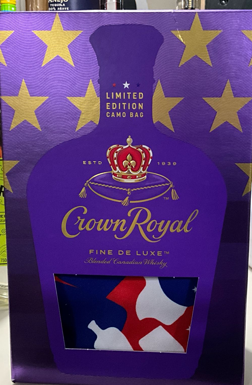 Crown Royal Fine De Luxe Limited Camo Bag & Box Only Father’s Day Military Camouflage - The Crown Royal Distilling Company (750 mL) alcohol collectible [Barcode 082000807247] - Main Image 2