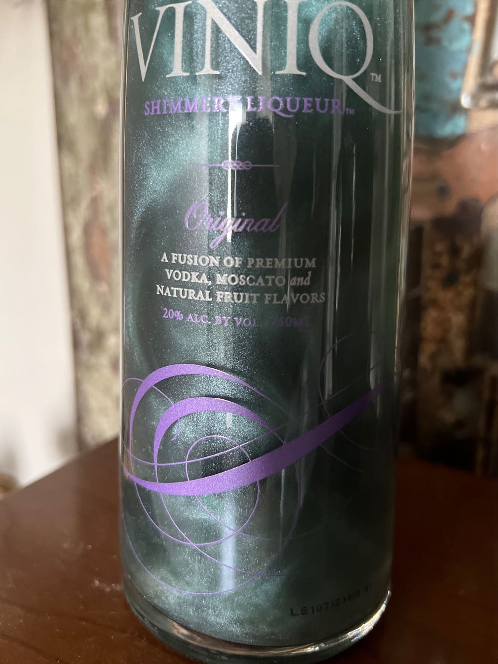 Viniq Shimmery Liqueur Original - Viniq Spirits Company (750 mL) alcohol collectible [Barcode 085000021231] - Main Image 3