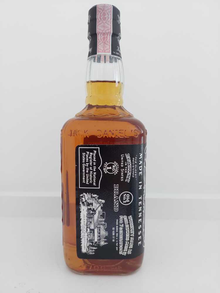 Black Label  (700 mL) alcohol collectible - Main Image 4