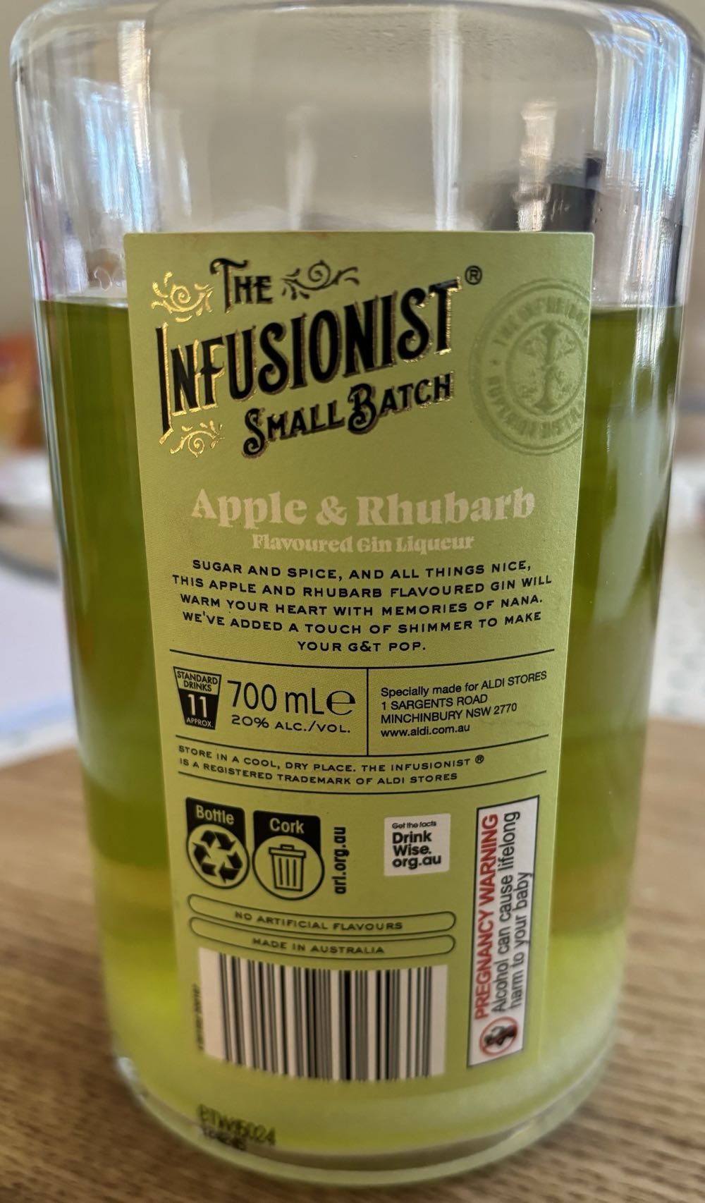 The Infusionist Small Batch Apple & Rhubarb Flavoured Gin Liqueur 700ml - Infusionist (700 mL) alcohol collectible [Barcode 4061462306167] - Main Image 2
