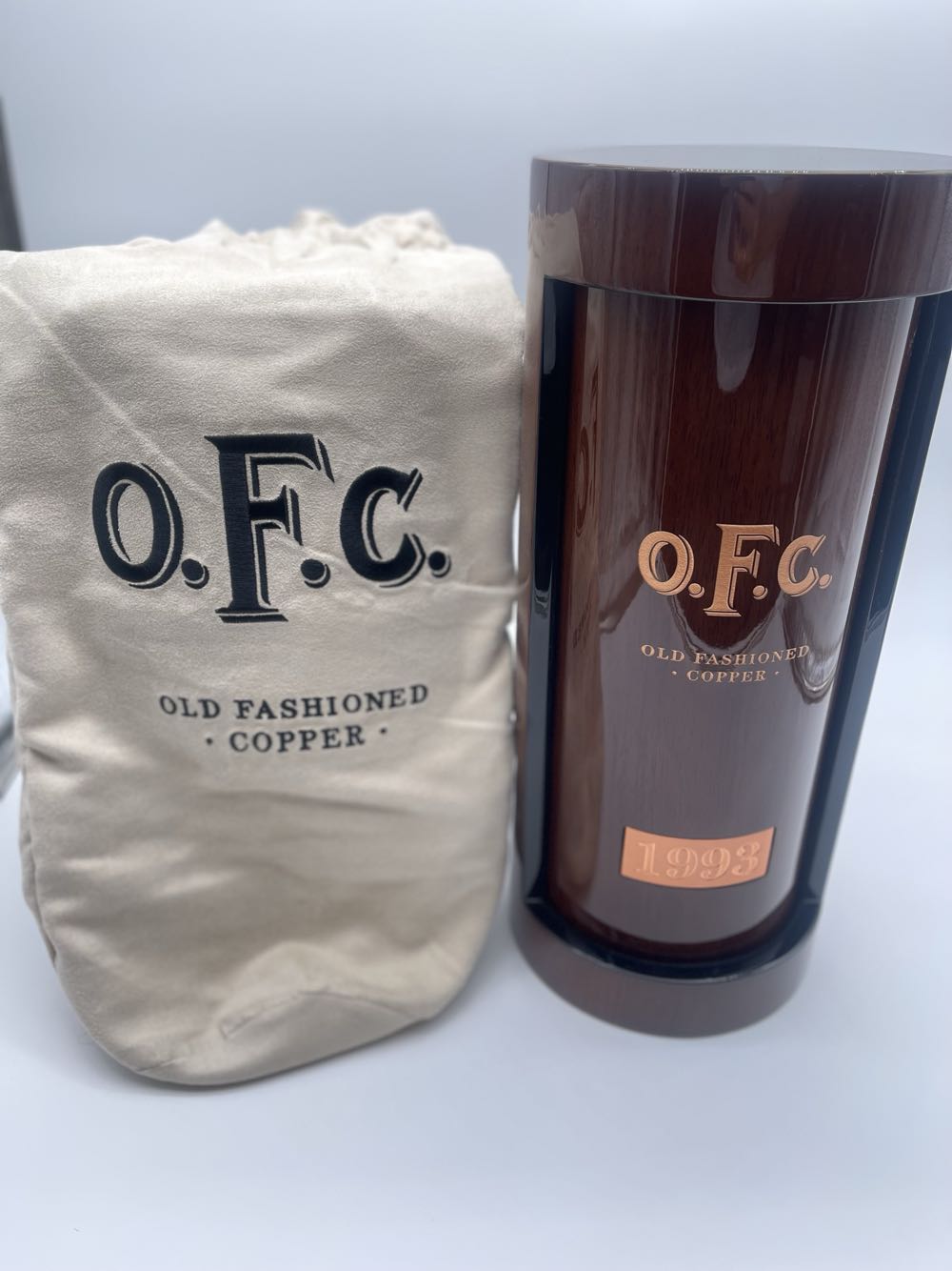 Buffalo Trace O.f.c. Vintage Bourbon Whiskey  (750 mL) alcohol collectible [Barcode 088004033309] - Main Image 3