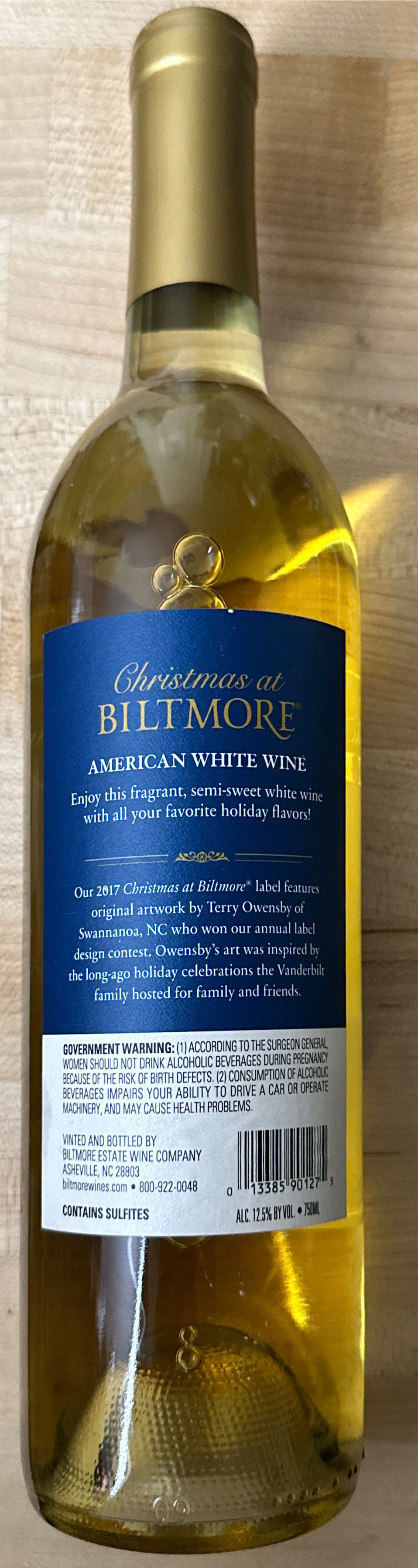 Biltmore (Estate Christmas 2017) White Wine - Biltmore Estate Winery in Asheville, North Carolina (750 mL) alcohol collectible [Barcode 013385901275] - Main Image 2