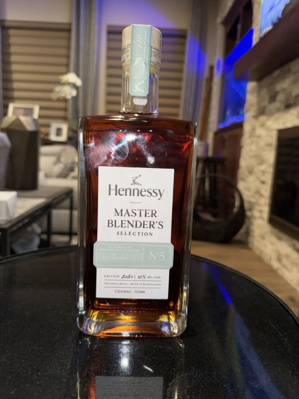 Hennessy Master Blender’s Selection No. 5 Cognac 750ml No Blenders Liquor - Jas Hennessy & Co. (750 mL) alcohol collectible [Barcode 081753839734] - Main Image 4