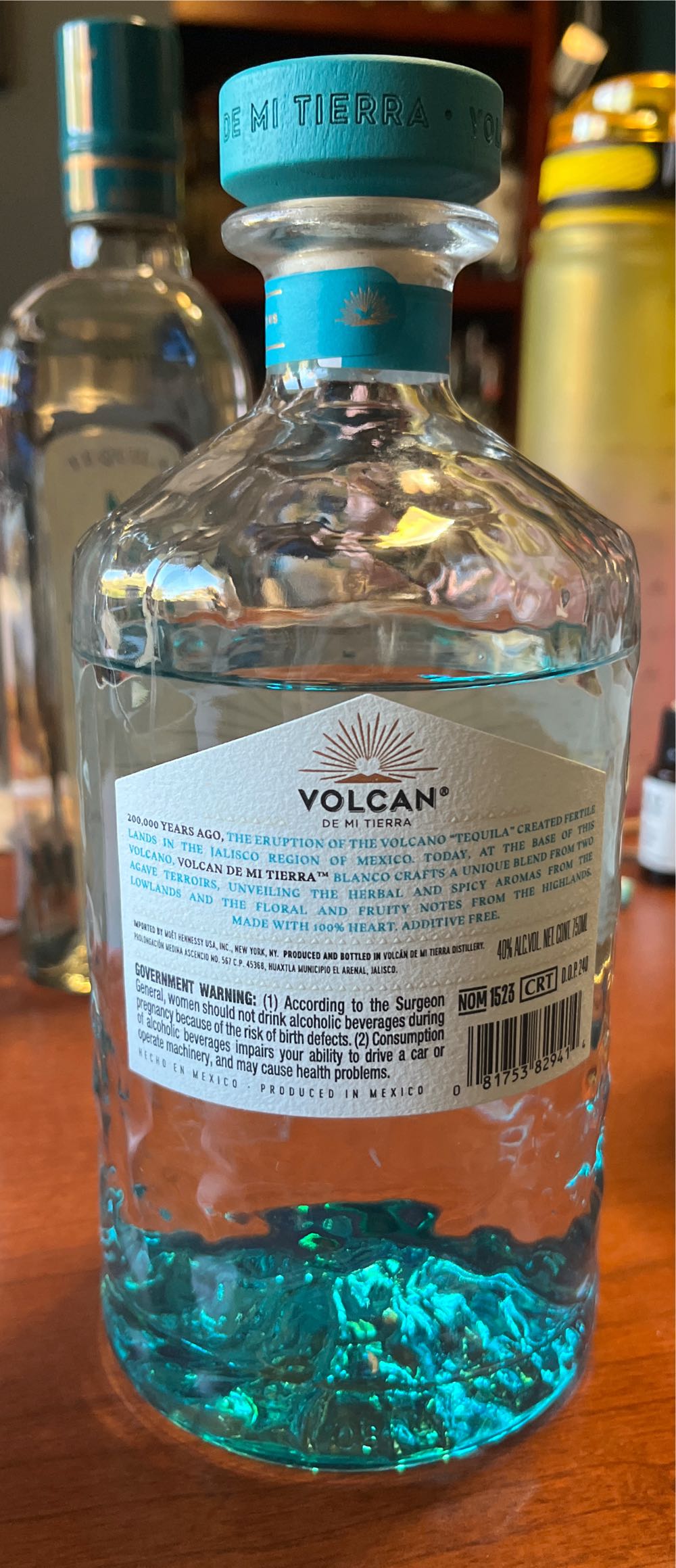 Volcan De Mi Tierra - NOM 1523 (750 mL) alcohol collectible [Barcode 081753829414] - Main Image 2
