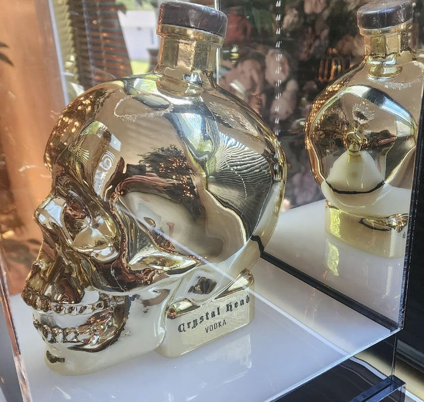 Crystal Head Gold STARTENDER - Globefill Inc (1.75 L) alcohol collectible - Main Image 2