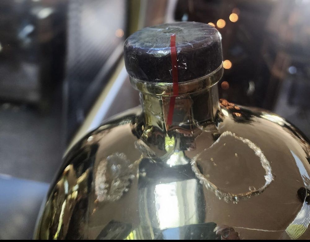 Crystal Head Gold STARTENDER - Globefill Inc (1.75 L) alcohol collectible - Main Image 4