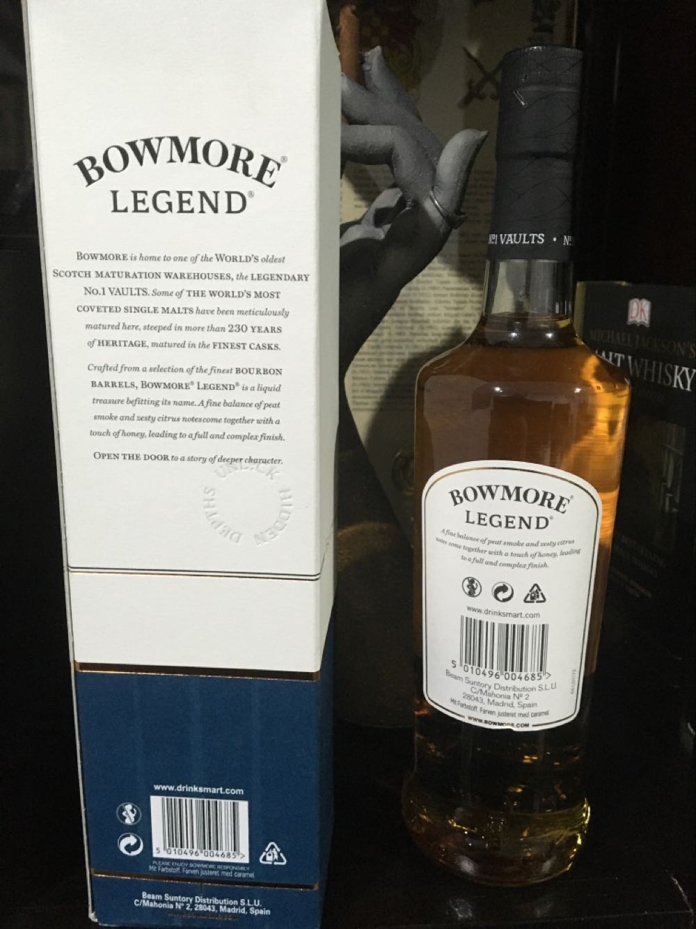 Bowmore Legend - Bowmore Distillery (700 mL) alcohol collectible - Main Image 3