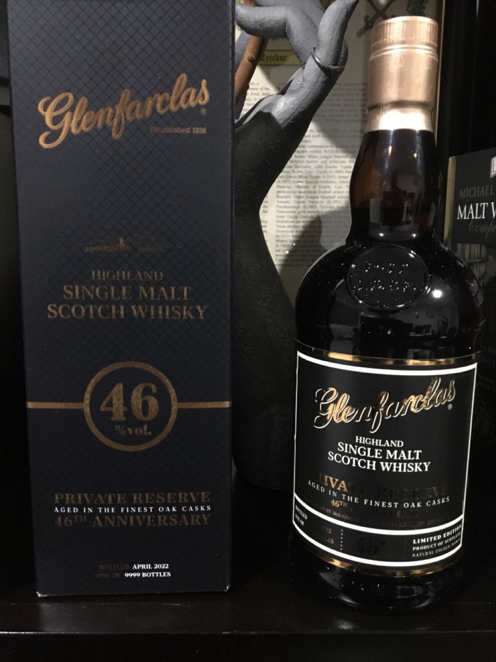 Glenfarclas Private Reserve 46th Anniversary And Whisky  (700 mL) alcohol collectible [Barcode 3612179700192] - Main Image 2