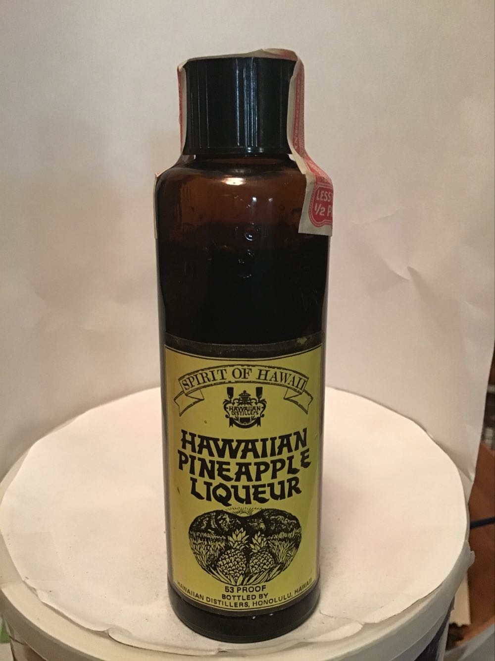 Hawaiian Chi-Chi Cocktail & Passion Fruit & Pineapple Liqueur & Mist - Spirit Of Hawaii (110 FL OZ) alcohol collectible - Main Image 3