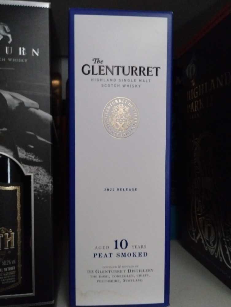 Glenturret 10 Year Old Peat Smoked Release - Glenturret Distillery (700 mL) alcohol collectible [Barcode 5060768210498] - Main Image 2