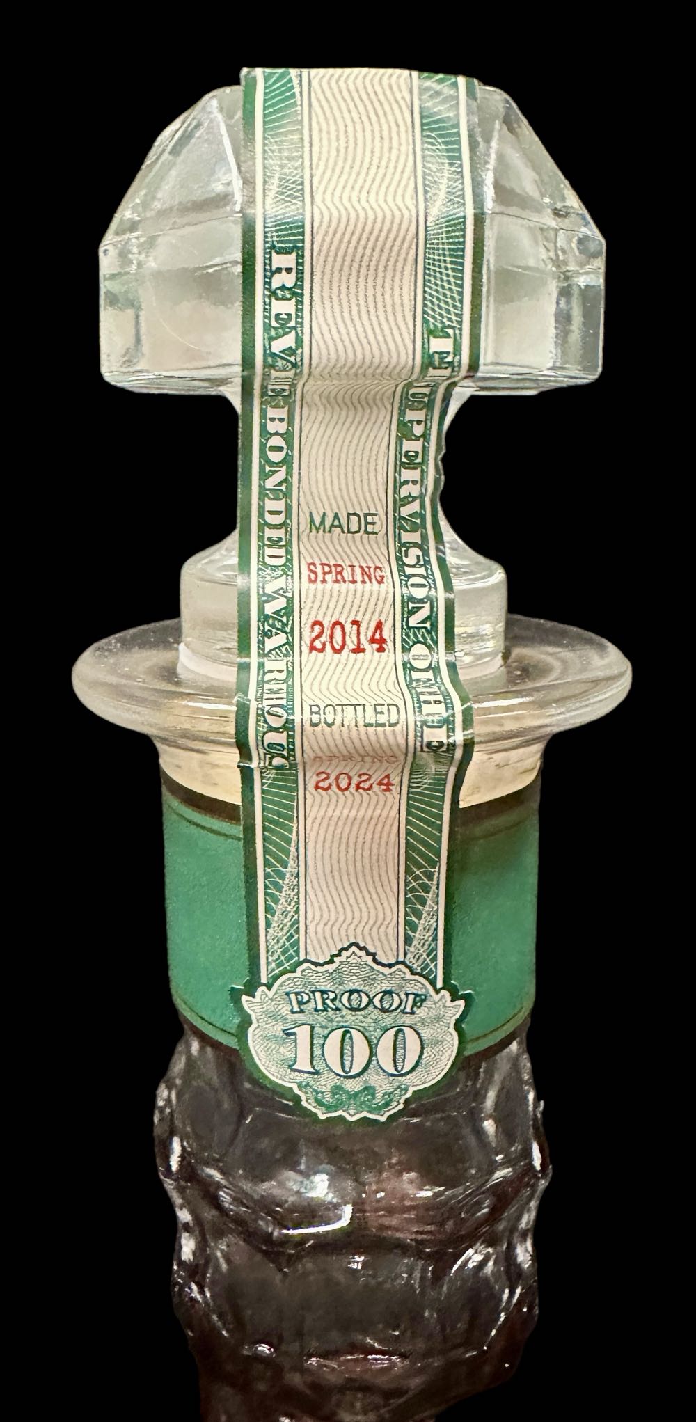 Old Fitzgerald Bottled in Bond 10 Year - Old Fitzgerald Distillery (750 mL) alcohol collectible [Barcode 096749005239] - Main Image 3