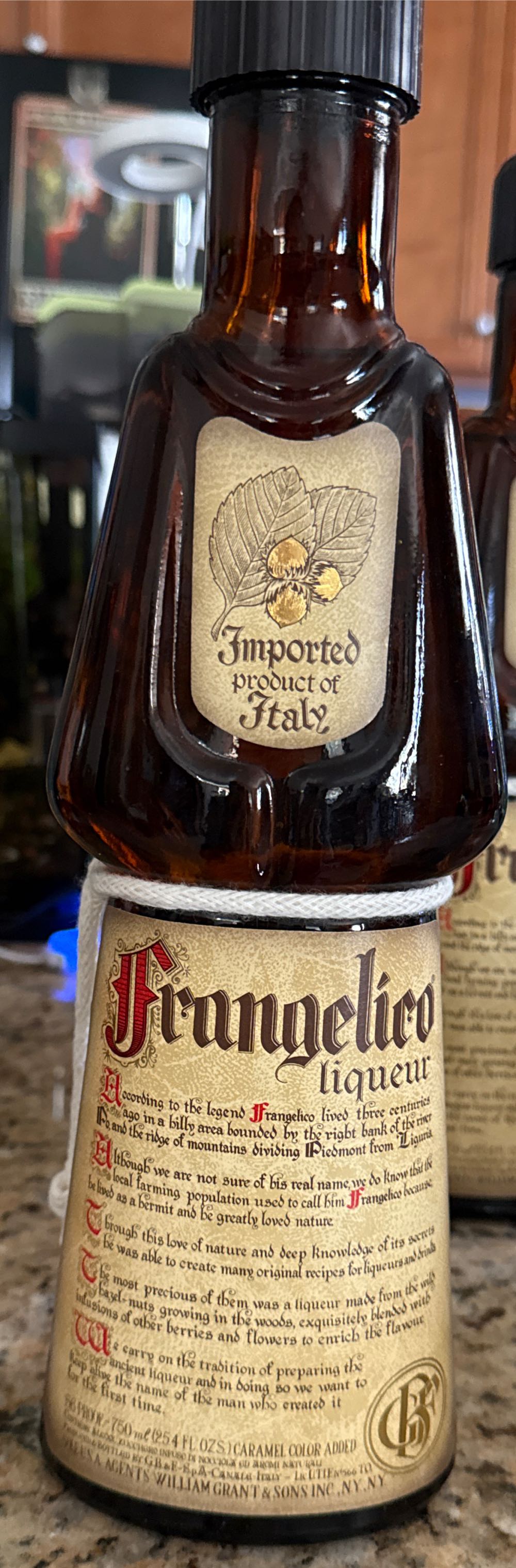 Frangelico Liqueur - G.B. & F. Canale, Italy (750 mL) alcohol collectible [Barcode 8004160681507] - Main Image 2