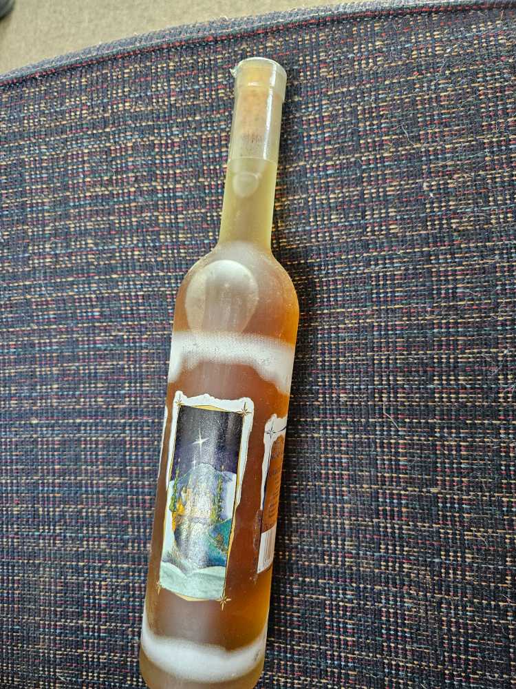 Moselland 2001  (750 mL) alcohol collectible - Main Image 2