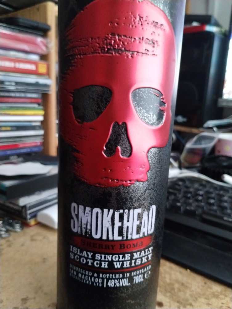 Smokehead Sherry Cask Blast - Ian MacLeod Distilleries (700 mL) alcohol collectible [Barcode 5010852040470] - Main Image 3