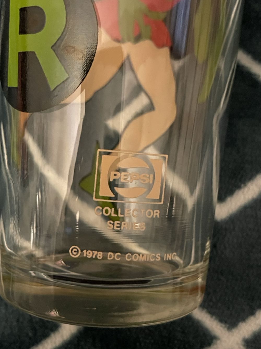 Tim Drake Robin - Pepsi alcohol collectible [Barcode 76194137777300211] - Main Image 3