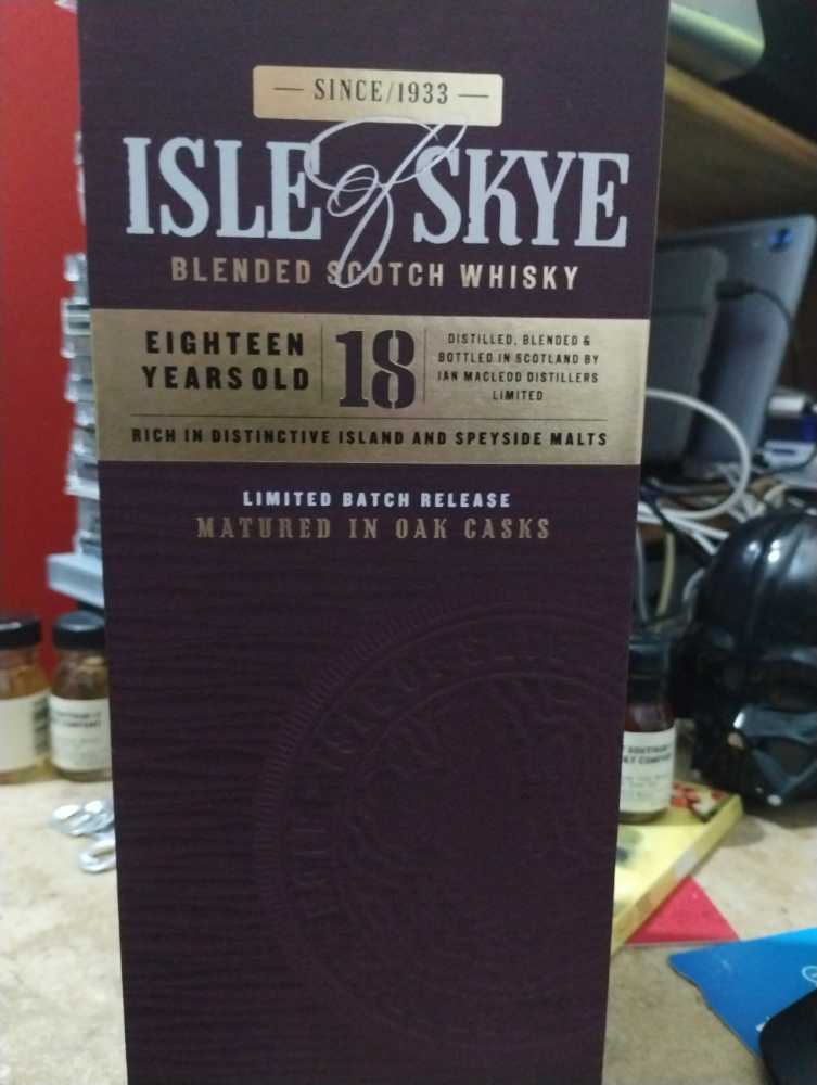 Isle Of Skye 18 Year Old Whisky  (700 mL) alcohol collectible [Barcode 5010852030884] - Main Image 2